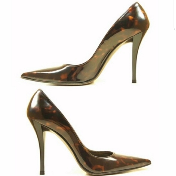 Stuart Weitzman Shoes - Stuart Weitzman Fever Tortoise Shell pumps size 7
